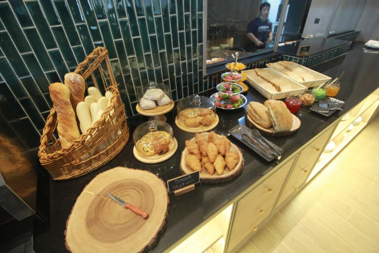 The Quarter Chaophraya By Uhg Hotell Bangkok Eksteriør bilde
